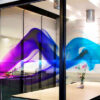 Профессиональная широкоформатная ультрафиолетовая печать на стекло для офисных помещений в Москве