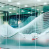 Профессиональная тонировка офисных перегородок для создания комфортной рабочей среды